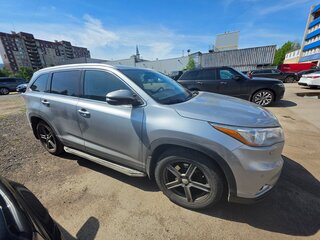 2014 Toyota Highlander III (XU50), серебристый, 2700000 рублей, вид 2