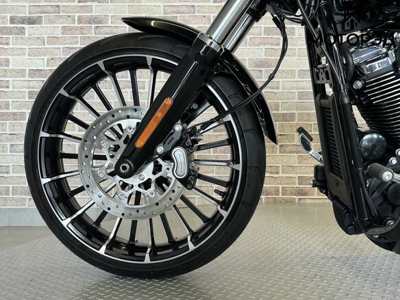 2024 Harley-Davidson Breakout, чёрный, 2690000 рублей - вид 11