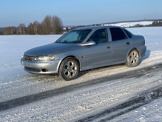 2001 Opel Vectra B Рестайлинг, серебристый, 260000 рублей, вид 1