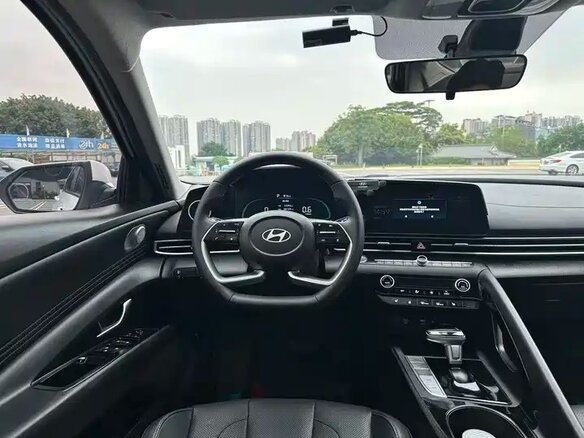 2023 Hyundai Elantra VII (CN7) Рестайлинг, белый - вид 9