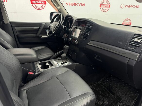 2012 Mitsubishi Pajero IV Рестайлинг 1, серебристый, 2299000 рублей - вид 35