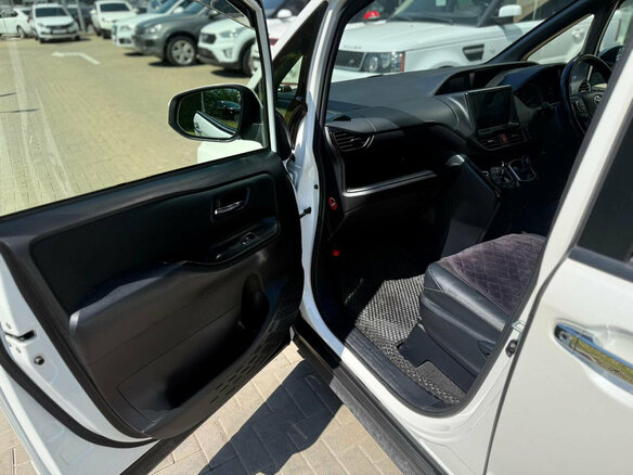2016 Toyota Noah III (R80), белый, 1695000 рублей - вид 36