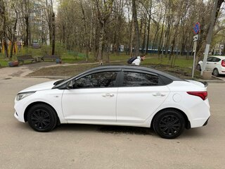 2018 Hyundai Solaris II, белый, 895900 рублей, вид 4