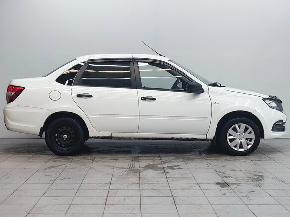 2021 Lada (ВАЗ) Granta I Рестайлинг, белый - вид 4