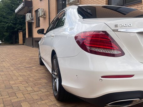 2019 Mercedes-Benz E-Класс 200 V (W213, S213, C238), белый, 4140000 рублей, вид 2