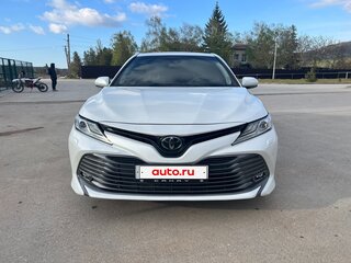 2020 Toyota Camry VIII (XV70), белый, 3050000 рублей, вид 4