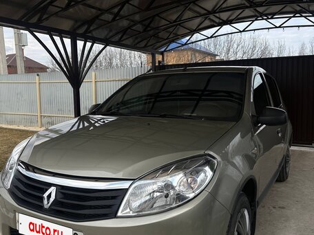 2010 Renault Sandero I, бежевый, 470000 рублей, вид 1