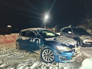 2015 Volkswagen Golf VII, синий, 1350000 рублей, вид 2