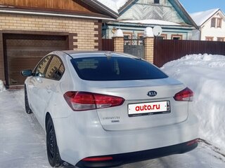 2019 Kia Cerato III Рестайлинг (Classic), белый, 1700000 рублей, вид 4