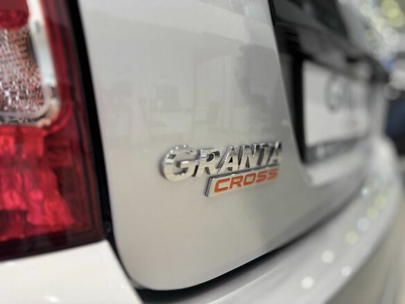 2026 Lada (ВАЗ) Granta Cross I Рестайлинг, серебристый, 1233540 рублей - вид 18