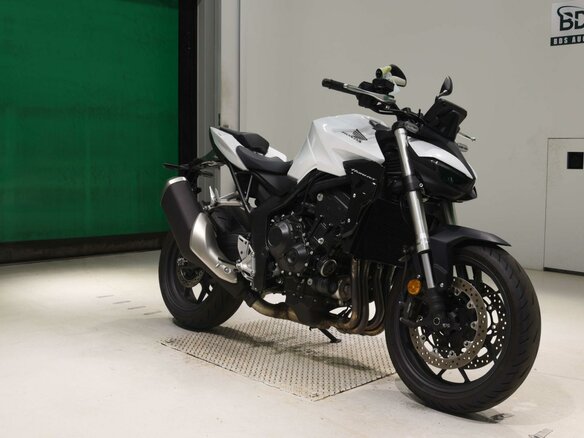 2025 Honda CB 1000 Hornet, белый - вид 2