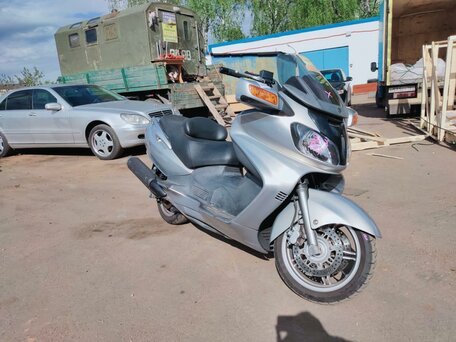 2002 Suzuki Burgman (SkyWave) 650, серебристый, 350000 рублей, вид 1