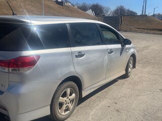 2010 Toyota Wish II, серебристый, 900000 рублей, вид 4