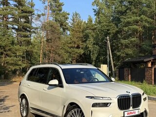 2023 BMW X7 40d I (G07) Рестайлинг, белый, 12900000 рублей, вид 3