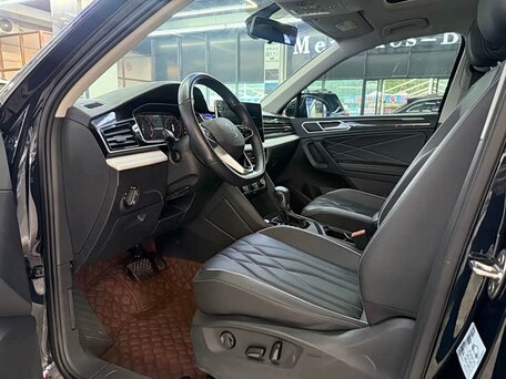 2023 Volkswagen Tiguan L II Рестайлинг (China Market), серый, 2040000 рублей, вид 4