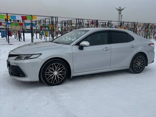 2021 Toyota Camry VIII (XV70) Рестайлинг, серый, 2900000 рублей, вид 1