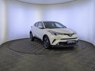 2021 Toyota C-HR I Рестайлинг, белый, 2740000 рублей, вид 3