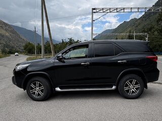 2018 Toyota Fortuner II, чёрный, 2700000 рублей, вид 3