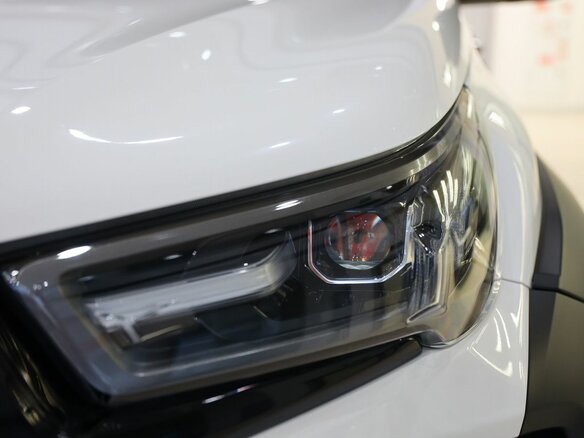 2025 Toyota Hilux VIII Рестайлинг 2, белый - вид 12