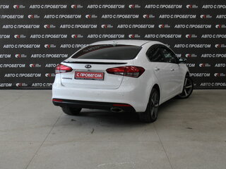 2017 Kia Cerato III Рестайлинг (Classic), белый, 1326000 рублей, вид 3