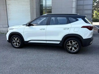 2022 Kia KX3, белый, 1690000 рублей, вид 5