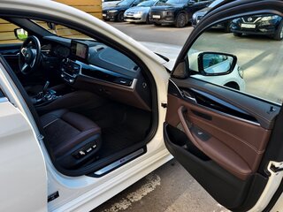2022 BMW 5 серии 530i VII (G30/G31/G38) Рестайлинг, белый, 4099999 рублей, вид 4