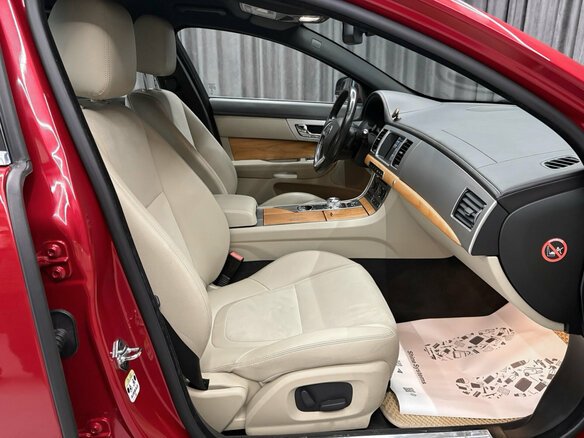 2014 Jaguar XF I Рестайлинг, красный - вид 9
