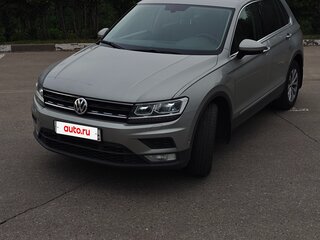 2017 Volkswagen Tiguan II, серебристый, 2290000 рублей, вид 1