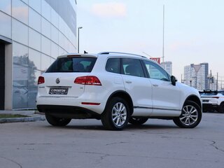 2013 Volkswagen Touareg II, белый, 2447000 рублей, вид 5