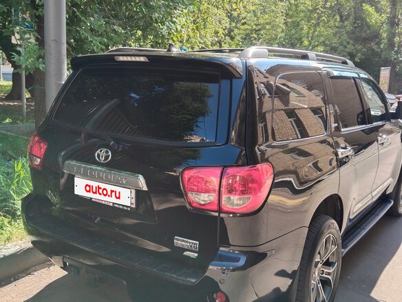 2012 Toyota Sequoia II, чёрный - вид 4