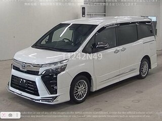 2021 Toyota Voxy III (R80) Рестайлинг, белый, 2700000 рублей, вид 1