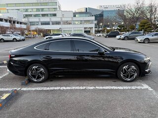2023 Hyundai Sonata VIII (DN8) Рестайлинг, чёрный, 2300000 рублей, вид 4
