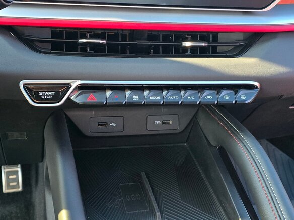 2023 Geely Coolray I Рестайлинг, белый, 2000000 рублей - вид 8