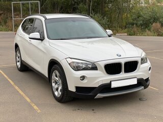 2013 BMW X1 18i I (E84) Рестайлинг, белый, 1500000 рублей, вид 3