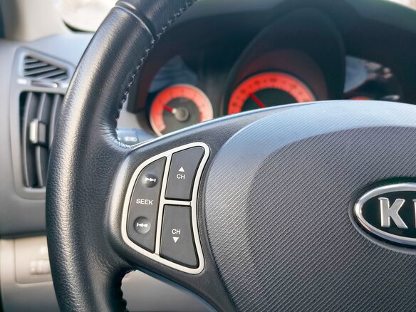 2009 Kia Ceed I, серебристый, 1300000 рублей - вид 14