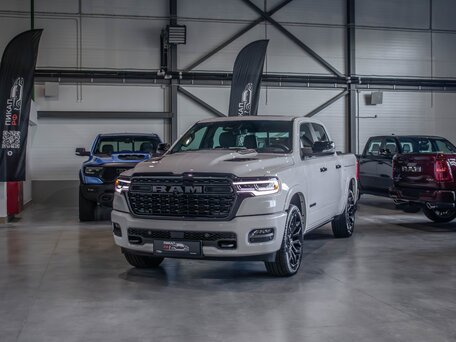 2026 Ram 1500 Crew Cab V Рестайлинг, белый, 9690000 рублей, вид 1