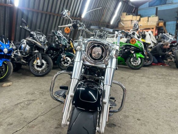 2017 Harley-Davidson Fat Boy, чёрный, 1990000 рублей - вид 5
