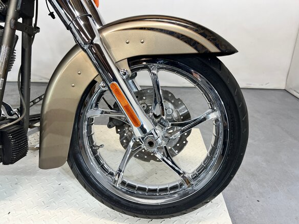 2012 Harley-Davidson CVO, бежевый, 980000 рублей - вид 12