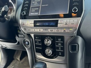 2021 Toyota Land Cruiser Prado 150 Series Рестайлинг 3, белый, 7750000 рублей, вид 5