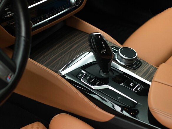 2021 BMW 5 серии 540i xDrive VII (G30/G31/G38) Рестайлинг, серый, 4474483 рублей - вид 14