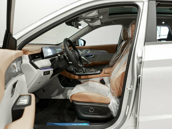 2026 Jetour X70+ I Рестайлинг, белый, 3365010 рублей - вид 17