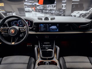 2025 Porsche Cayenne GTS Coupé III Рестайлинг, серый, 24500000 рублей, вид 2
