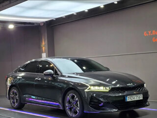 2022 Kia K5 III, серебристый, 2000000 рублей, вид 1