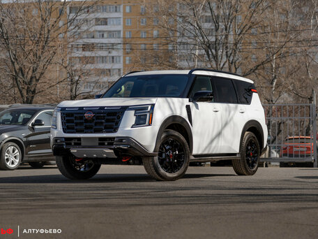 Nissan Armada III