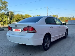 2010 Honda Civic VIII Рестайлинг, белый, 720000 рублей, вид 4