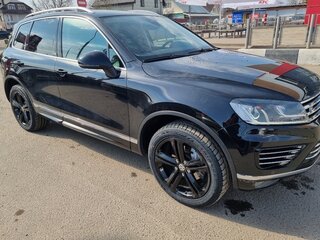 2016 Volkswagen Touareg II Рестайлинг, чёрный, 4500000 рублей, вид 3