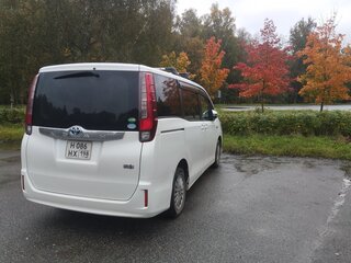 2015 Toyota Noah III (R80), белый, 1583000 рублей, вид 3