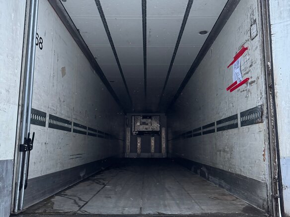 2006 Schmitz Cargobull SKO, белый, 2000000 рублей - вид 9