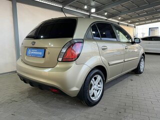 2011 Kia Rio II Рестайлинг, бежевый, 600000 рублей, вид 5