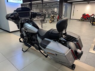 2023 Harley-Davidson CVO Street Glide, серый, 3900000 рублей, вид 5
